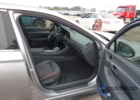 2021 Hyundai Sonata Sel Plus z USA, uszkodzony, nr VIN 5NPEJ4J21MH110025